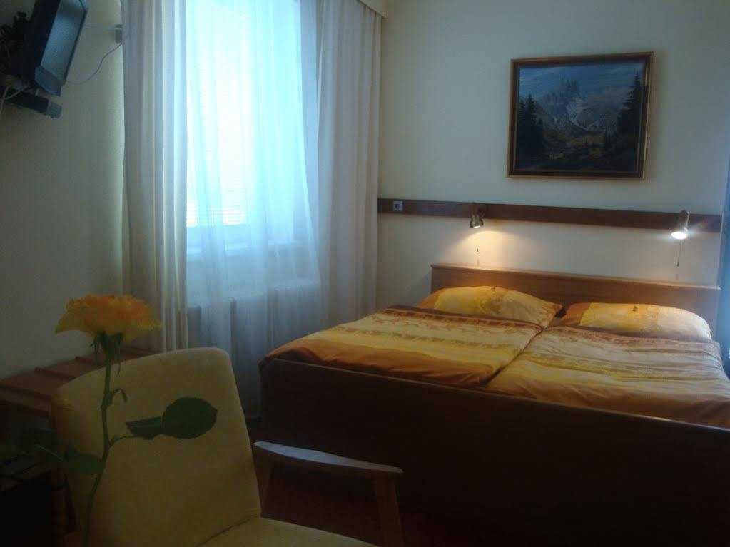 Aurelius Pension Baden Exterior photo