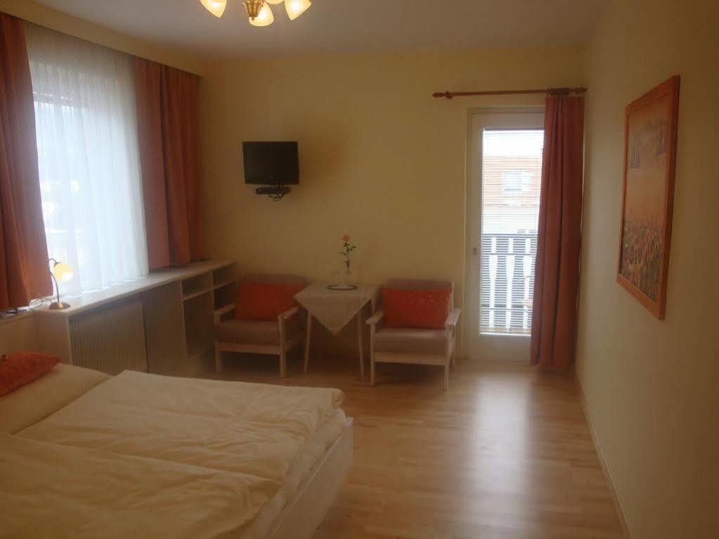 Aurelius Pension Baden Exterior photo