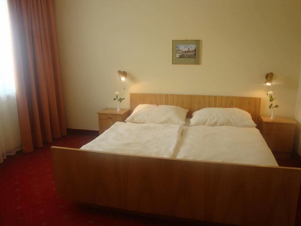 Aurelius Pension Baden Exterior photo