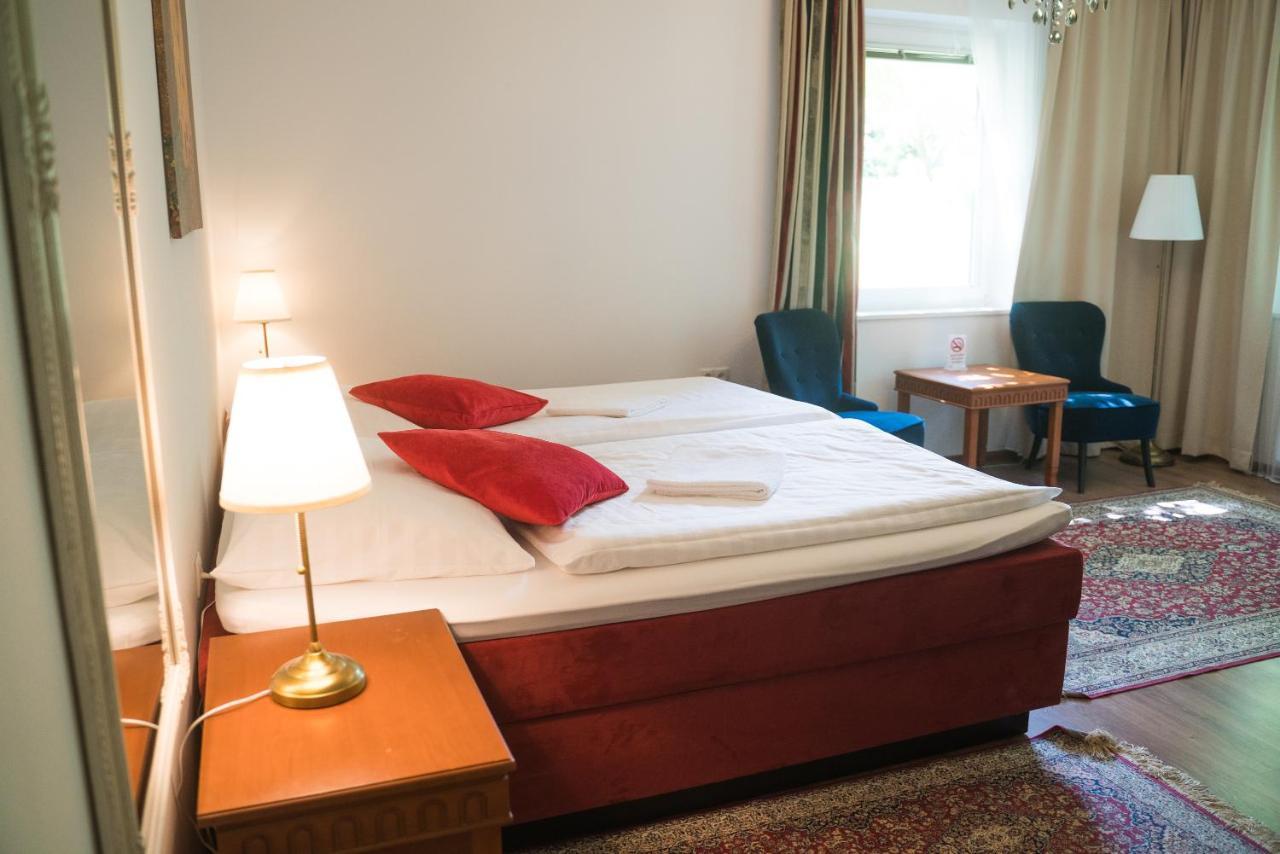 Aurelius Pension Baden Exterior photo